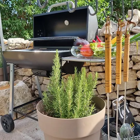 Vakantiehuis Stonehouse Ana With Jacuzzi Rovinj-krmed Krmed