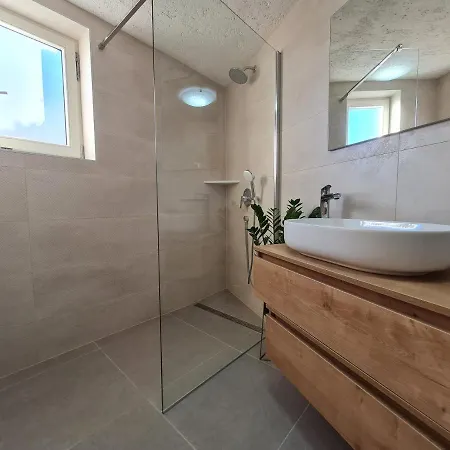 Stonehouse Ana With Jacuzzi Rovinj-krmed Vakantiehuis Krmed