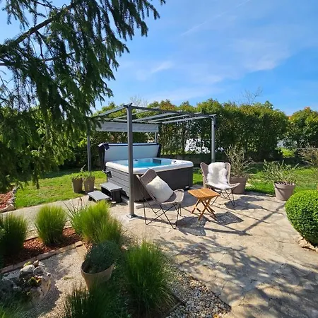 Stonehouse Ana With Jacuzzi Rovinj-krmed *