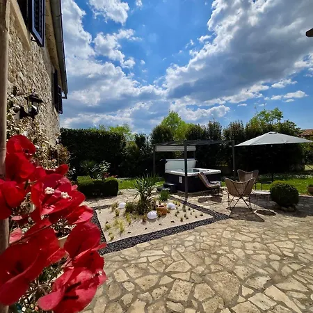 Dom wakacyjny Stonehouse Ana With Jacuzzi Rovinj-krmed *