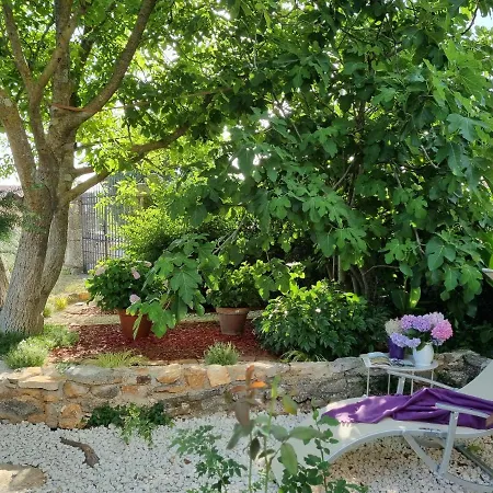 Vikendica Stonehouse Ana With Jacuzzi Rovinj-krmed *